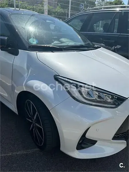 Usado Toyota Yaris Hybrid Sport 130 CV (95 kW) 2025 Blanco Berlina