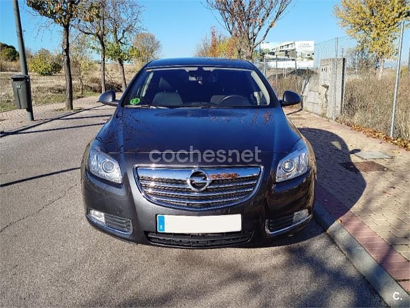 Usado Opel Insignia Edition 140 CV (102 kW) 2009 Gris / plata Berlina