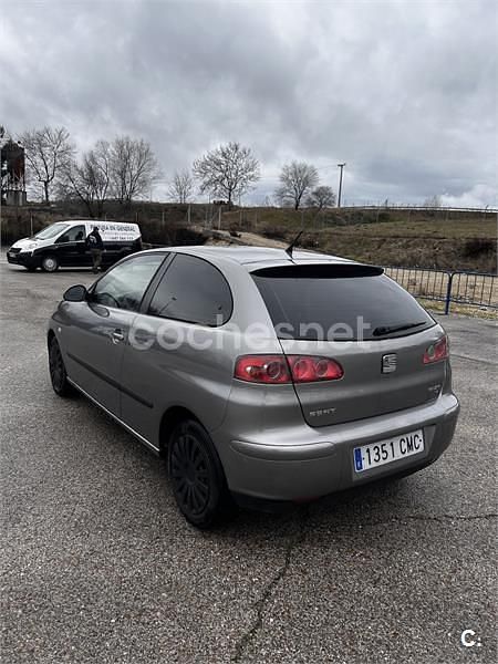 Begagnad Seat Ibiza 100 HK (73 kW) 2003 Grå Halvkombi