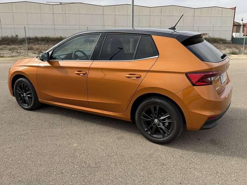 Usado Skoda Fabia Style 95 CV (69 kW) 2022 Naranja Utilitario