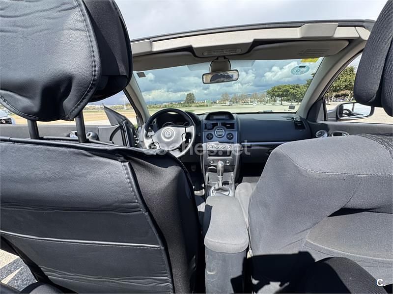 Usado Renault Mégane Cabriolet Authentique 110 CV (80 kW) 2006 Gris / plata Descapotable