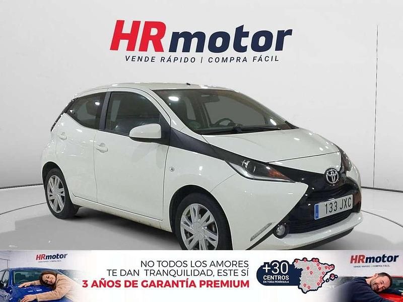 Usado Toyota Aygo X-play 72 CV (52 kW) 2017 Blanco Utilitario