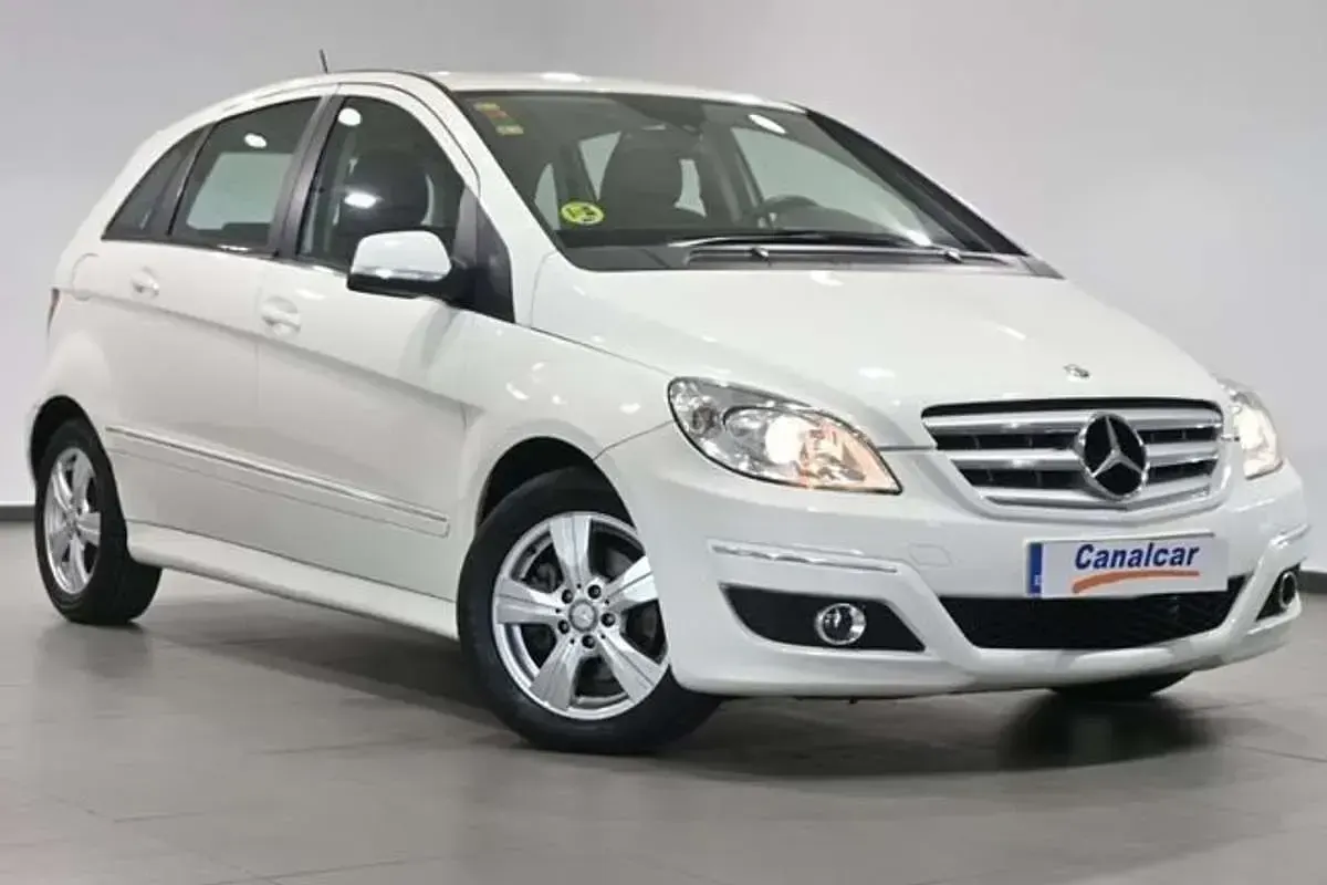 Usado Mercedes B200 140 CV (102 kW) 2010 Blanco Monovolumen