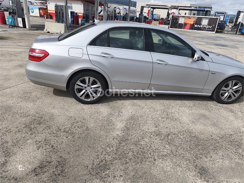 Usado Mercedes E220 Avantgarde 170 CV (125 kW) 2009 Gris / plata Berlina