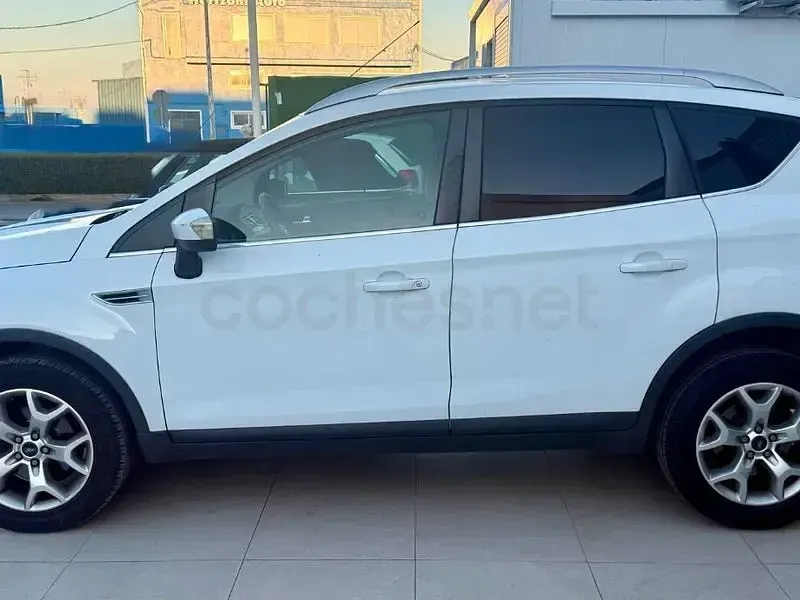 Usado Ford Kuga Titanium 140 CV (102 kW) 2011 Blanco SUV