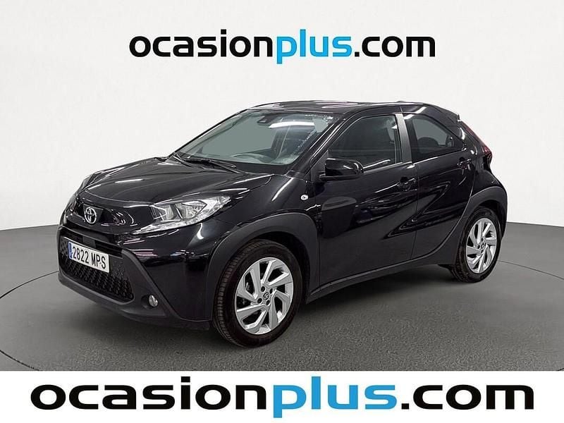 Negro Usado 2024 Toyota Aygo X Play SUV | 12.719 € (Precio justo) - Imagen 1/4