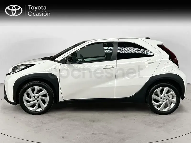 Usado Toyota Aygo X Play 72 CV (52 kW) 2025 Blanco SUV
