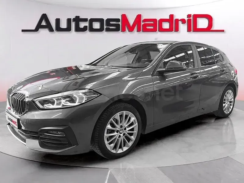Usado BMW 118 Comfort Edition 150 CV (110 kW) 2020 Gris / plata Berlina