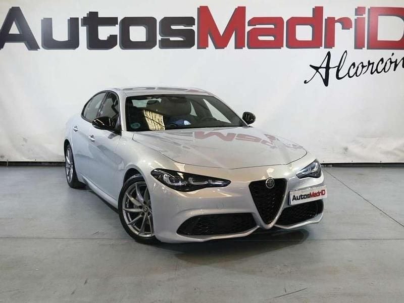 Usado Alfa Romeo Giulia Sprint 162 CV (119 kW) 2023 Gris Berlina
