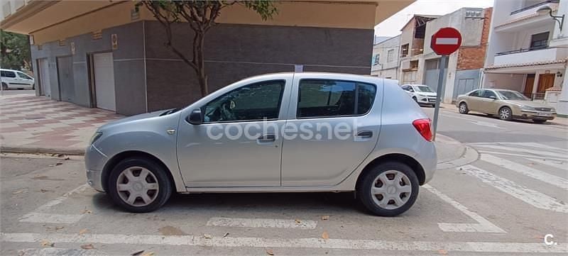 Gris / plata Usado 2013 Dacia Sandero Ambiance Utilitario | 6500 € (Precio justo) - Imagen 1/4