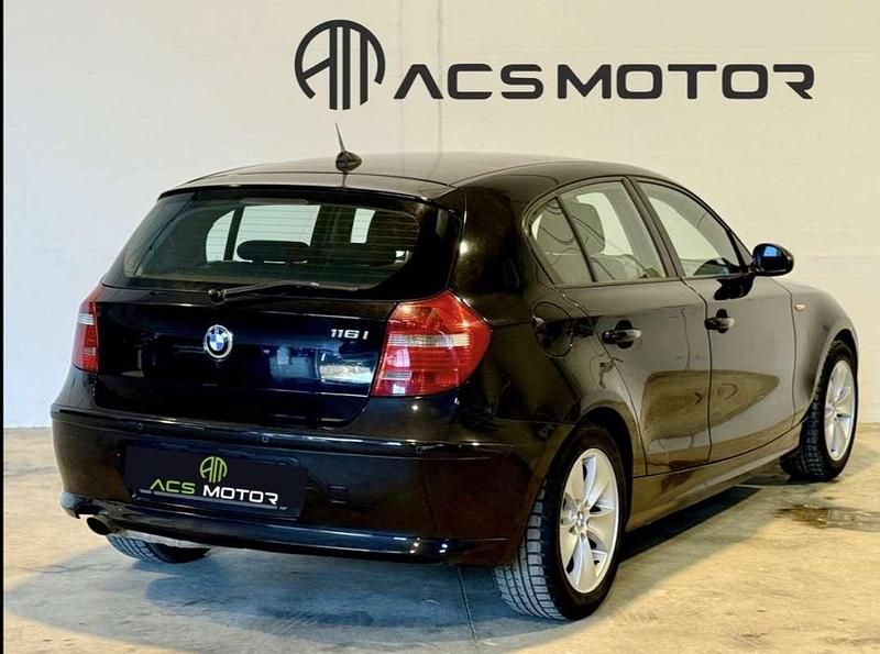 Usado BMW 116 122 CV (89 kW) 2010 Negro Utilitario