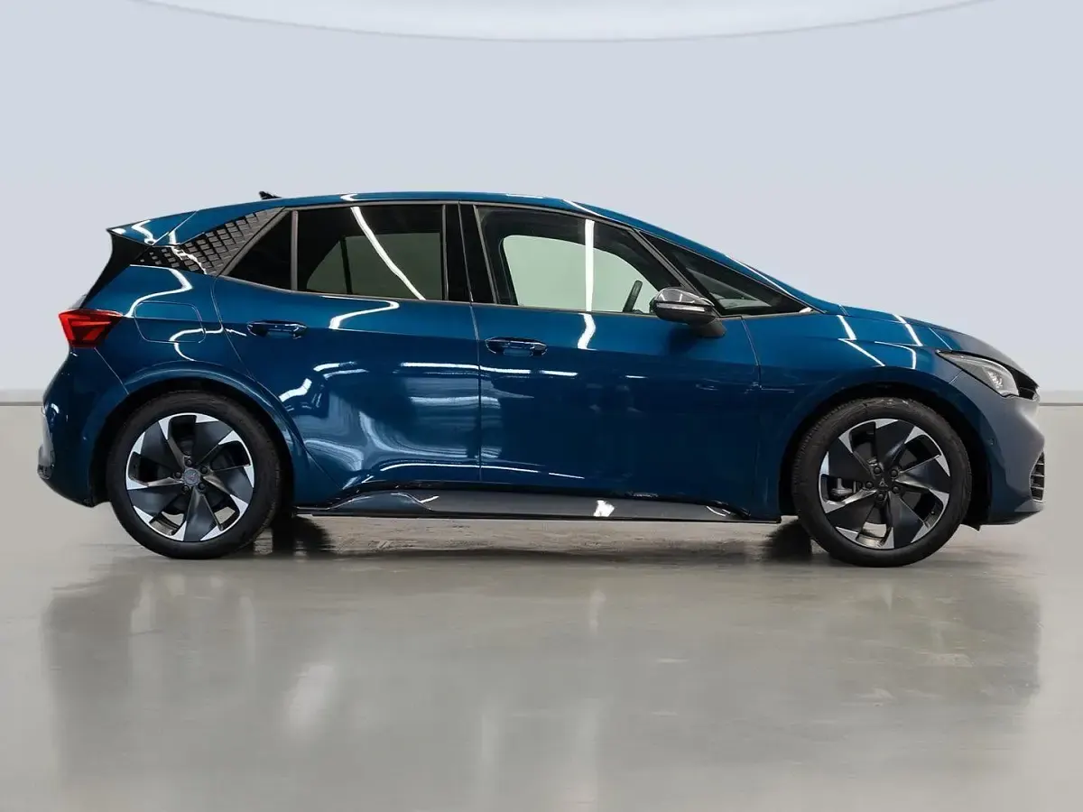 Usado Cupra Born e-Boost 169 kW (231 CV) 2023 Azul Utilitario