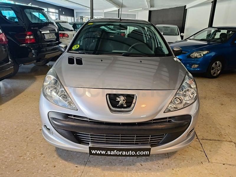 Usado Peugeot 206+ 70 CV (51 kW) 2012 Gris / plata Utilitario