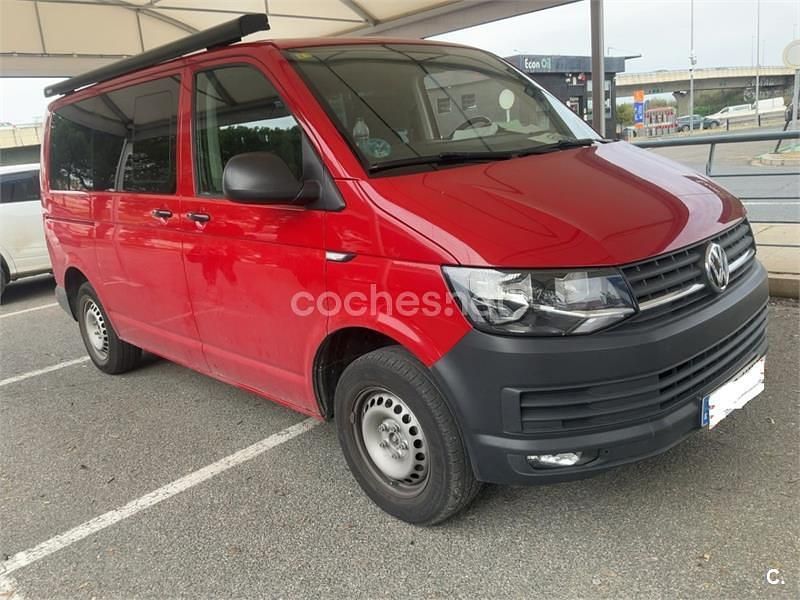 Usado VW Caravelle Trendline 102 CV (75 kW) 2018 Rojo Monovolumen