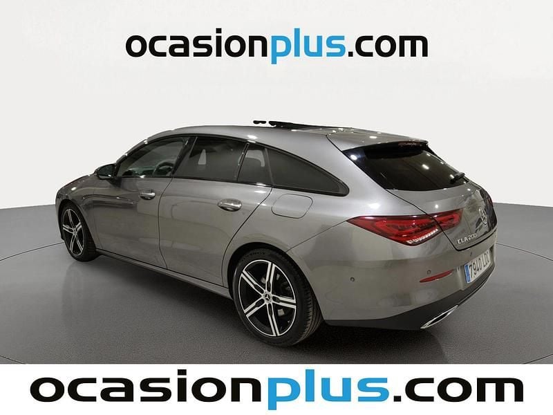 Usado Mercedes CLA200 163 CV (119 kW) 2019 Gris Monovolumen