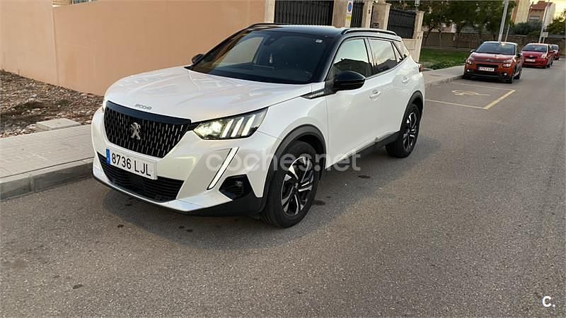 Usado Peugeot 2008 GT-line 130 CV (95 kW) 2020 Blanco SUV