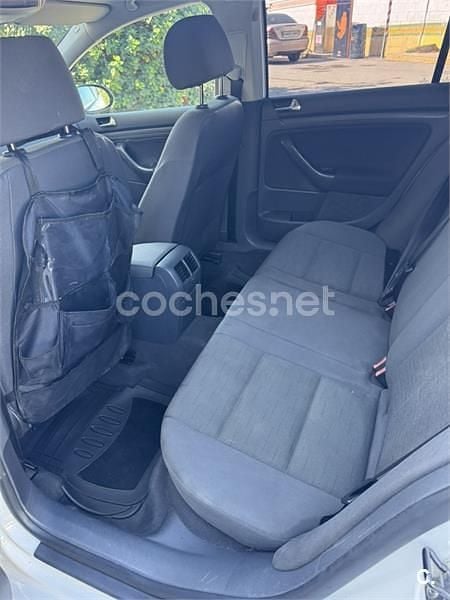 Usado VW Golf IV 130 CV (95 kW) 2004 Blanco Familiar