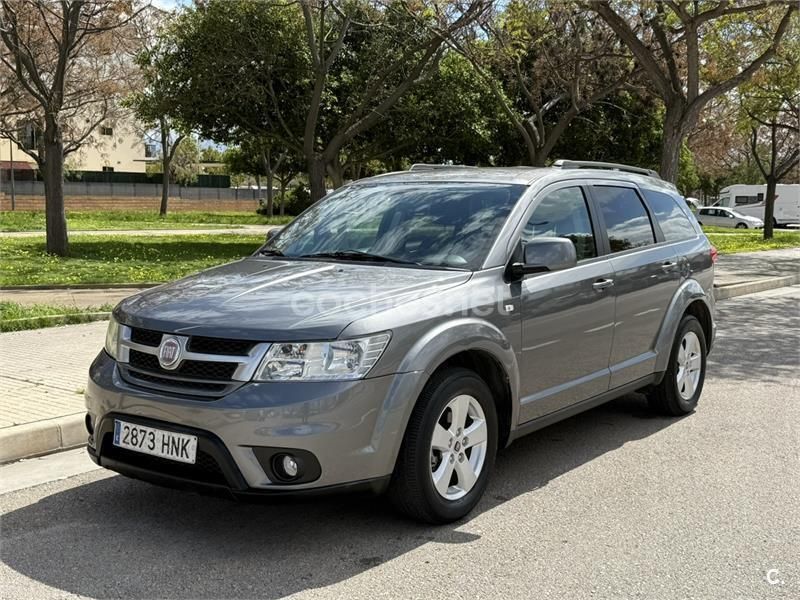Gris / plata Usado 2012 Fiat Freemont Urban SUV | 10.990 € (Precio justo) - Imagen 1/4