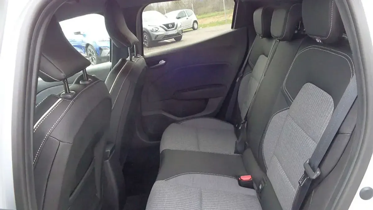 Usado Renault Clio Techno 143 CV (105 kW) 2025 Utilitario