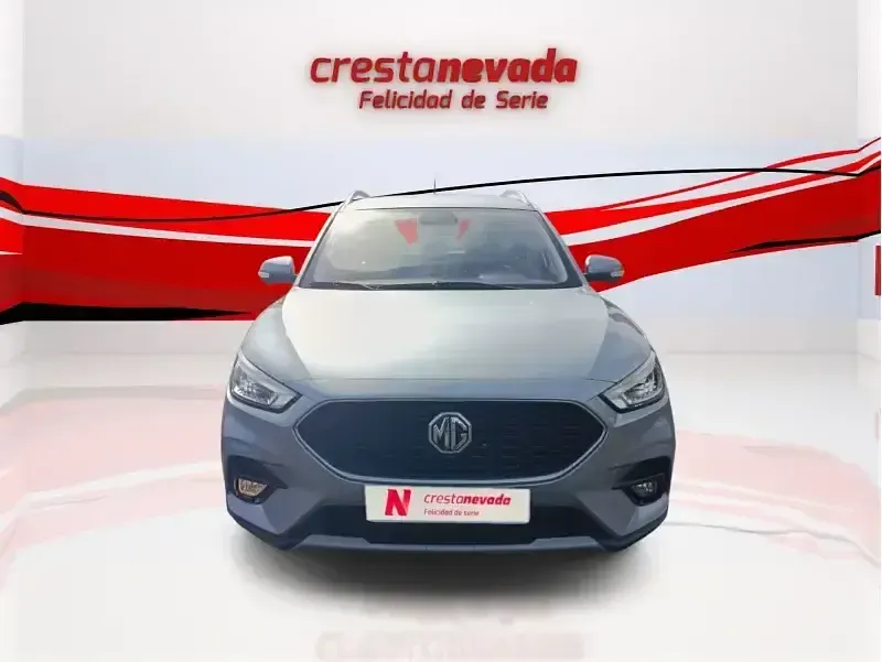 Usado MG ZS Luxury 111 CV (81 kW) 2022 Gris SUV