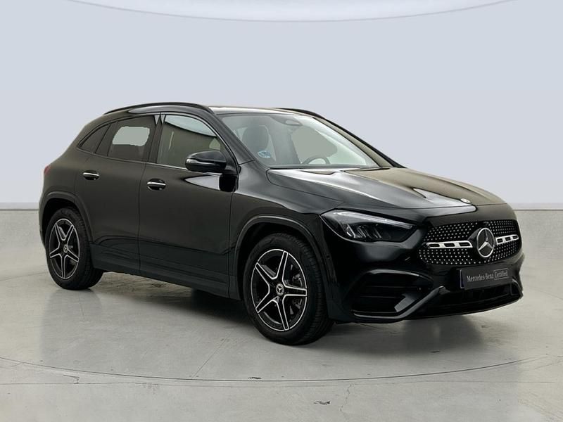 Usado Mercedes GLA200 163 CV (119 kW) 2025 Negro SUV