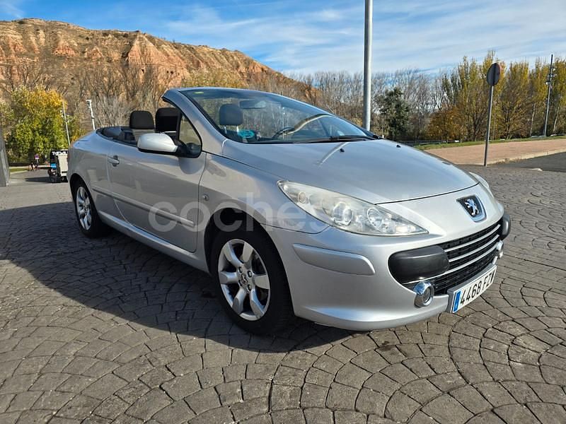 Gris / plata Usado 2008 Peugeot 307 CC Descapotable | 3500 € (Precio justo) - Imagen 1/4
