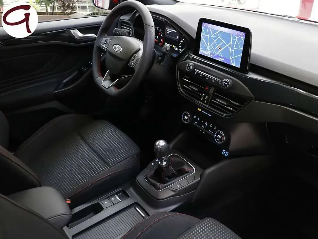 Begagnad Ford Focus ST-Line X 125 HK (91 kW) 2021 Röd Halvkombi