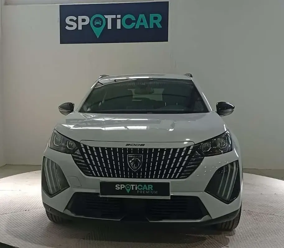 Usado Peugeot 2008 Allure 102 CV (75 kW) 2024 Blanco SUV