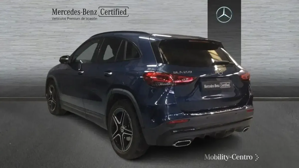 Usado Mercedes GLA200 AMG line 163 CV (119 kW) 2022 Denim blue  metallic paint SUV