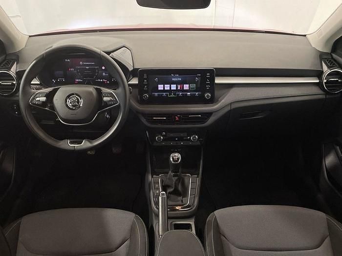 Usado Skoda Fabia Selection 95 CV (69 kW) 2024 Rojo Utilitario