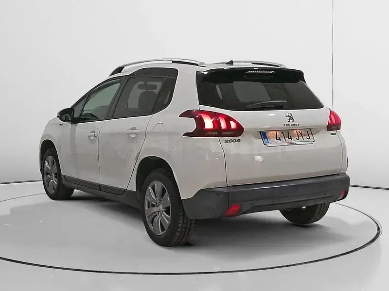 Usado Peugeot 2008 Style 110 CV (80 kW) 2017 Blanco SUV