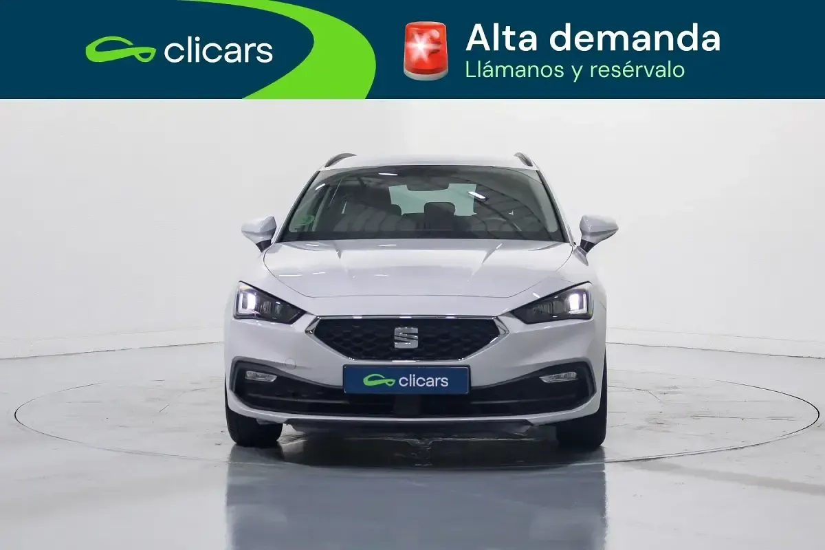 Usado Seat Leon Style 115 CV (84 kW) 2021 Blanco Familiar