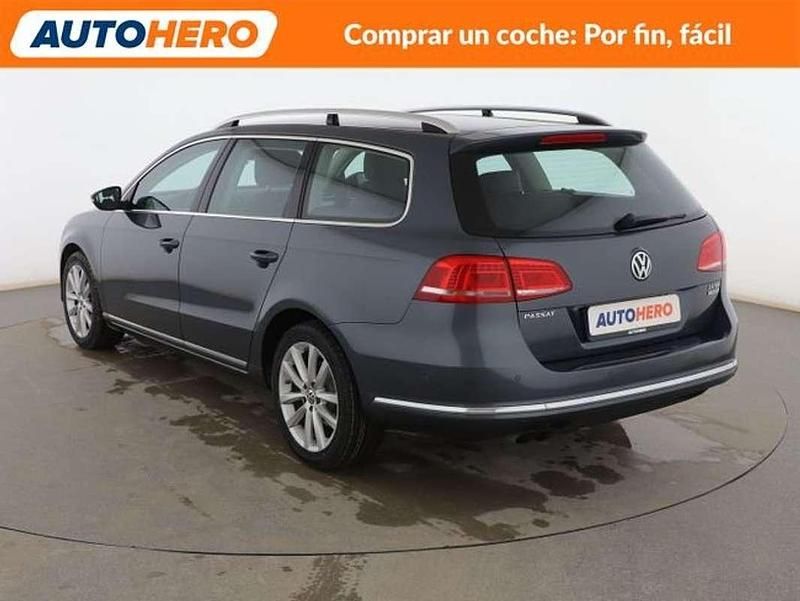 Usado VW Passat Highline 140 CV (102 kW) 2013 Gris Familiar