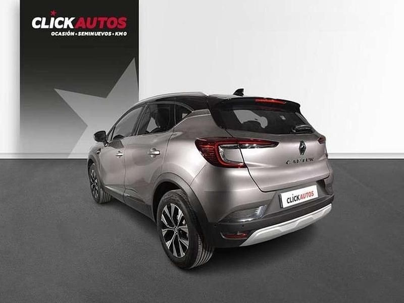 Usado Renault Captur Techno 90 CV (66 kW) 2024 Gris SUV
