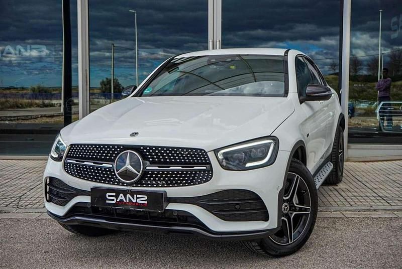 Usado Mercedes GLC300e 320 CV (235 kW) 2023 Blanco Coupe