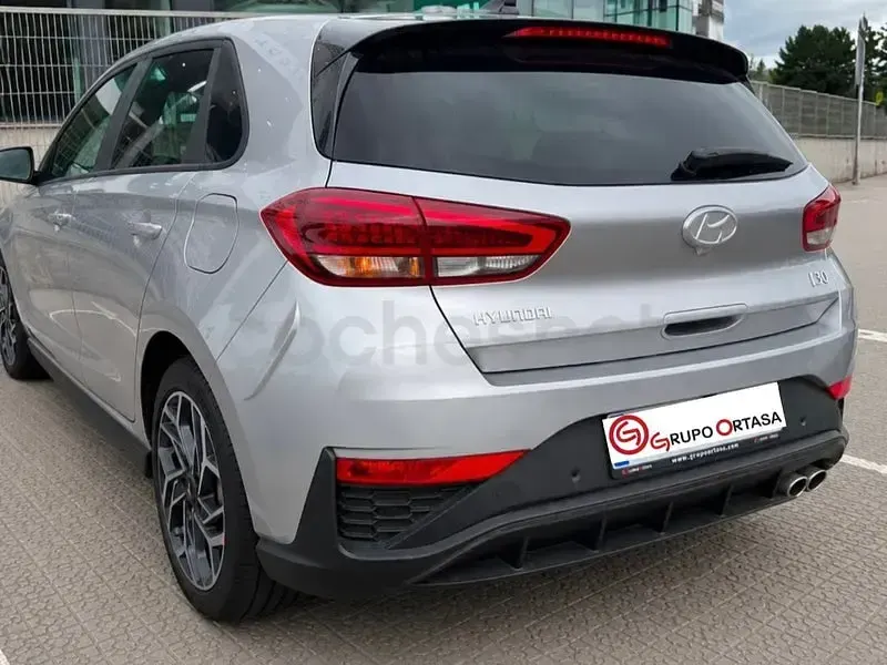 Usado Hyundai i30 N Line 100 CV (73 kW) 2025 Gris / plata Berlina