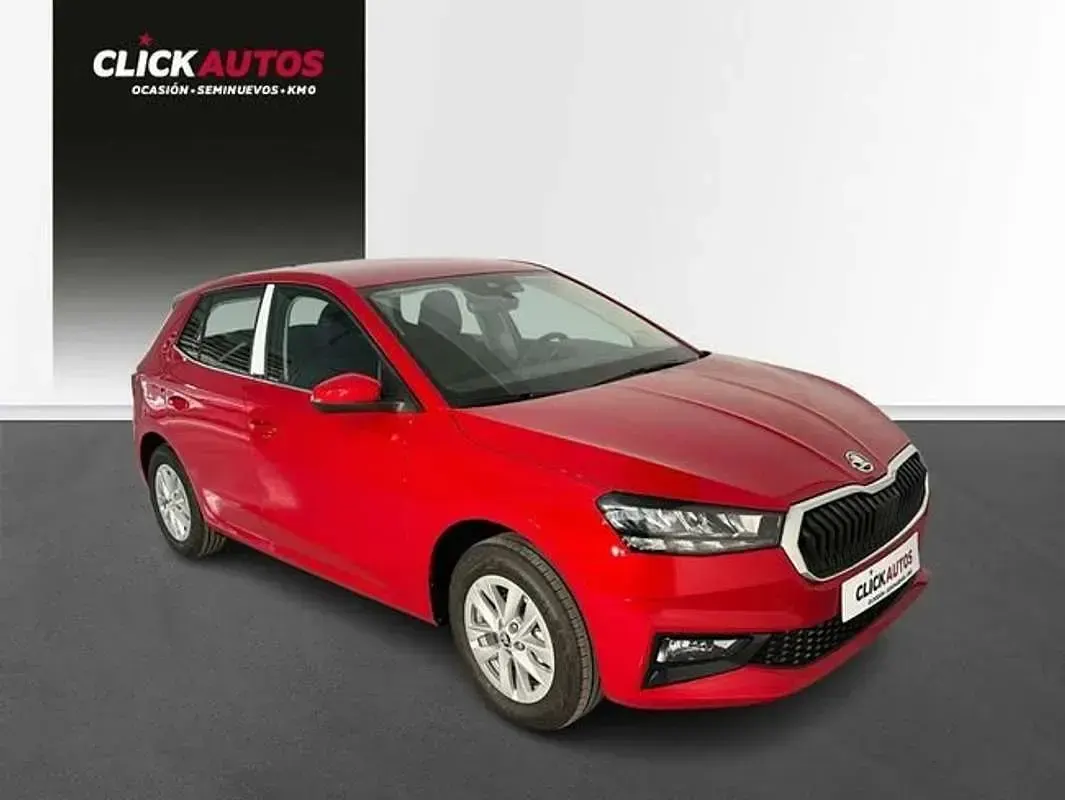 Usado Skoda Fabia Ambition 111 CV (81 kW) 2024 Rojo Utilitario