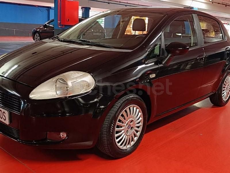 Usado Fiat Grande Punto Dynamic 90 CV (66 kW) 2007 Negro Utilitario