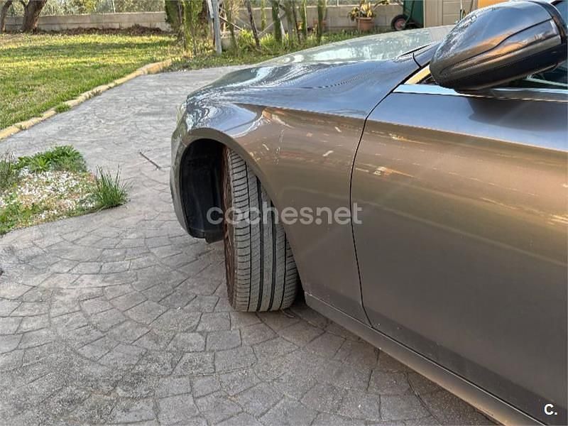 Usado Mercedes E220 194 CV (142 kW) 2017 Gris / plata Berlina