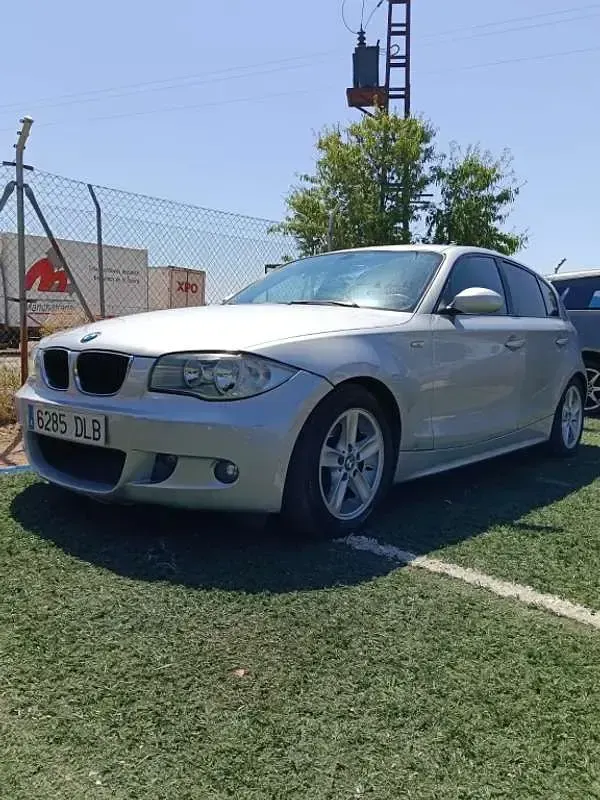 Usado BMW 120 163 CV (119 kW) 2006 Gris Utilitario
