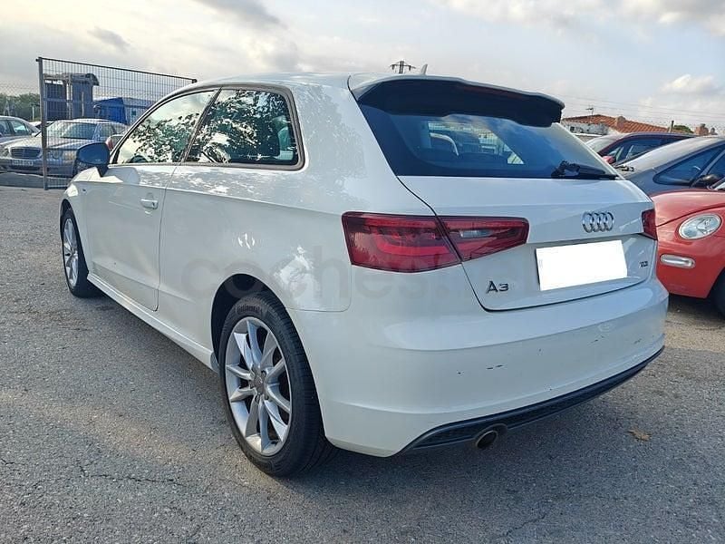 Usado Audi A3 105 CV (77 kW) 2014 Blanco Berlina