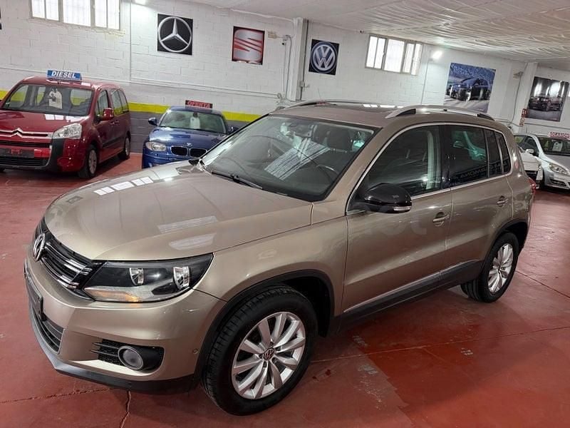 Begagnad VW Tiguan 140 HK (102 kW) 2013 Brun SUV