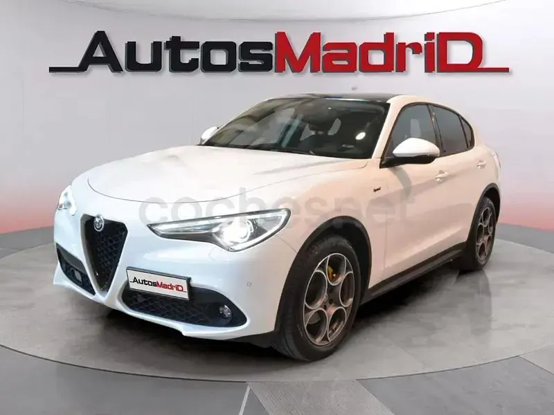 Usado Alfa Romeo Stelvio Sprint 190 CV (139 kW) 2021 Blanco SUV