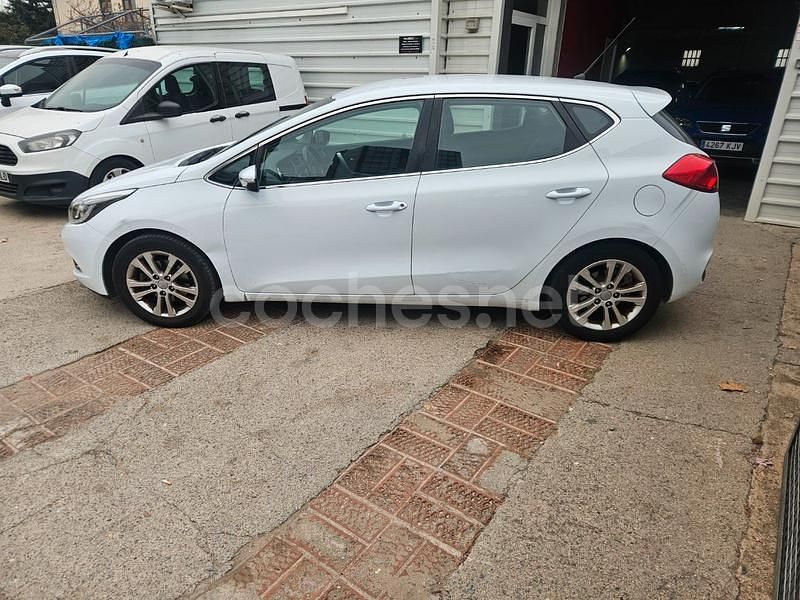 Usado Kia Ceed GT 90 CV (66 kW) 2012 Blanco Berlina