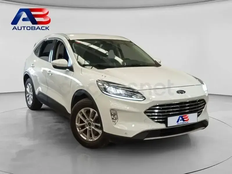 Usado Ford Kuga Titanium 150 CV (110 kW) 2021 Blanco SUV