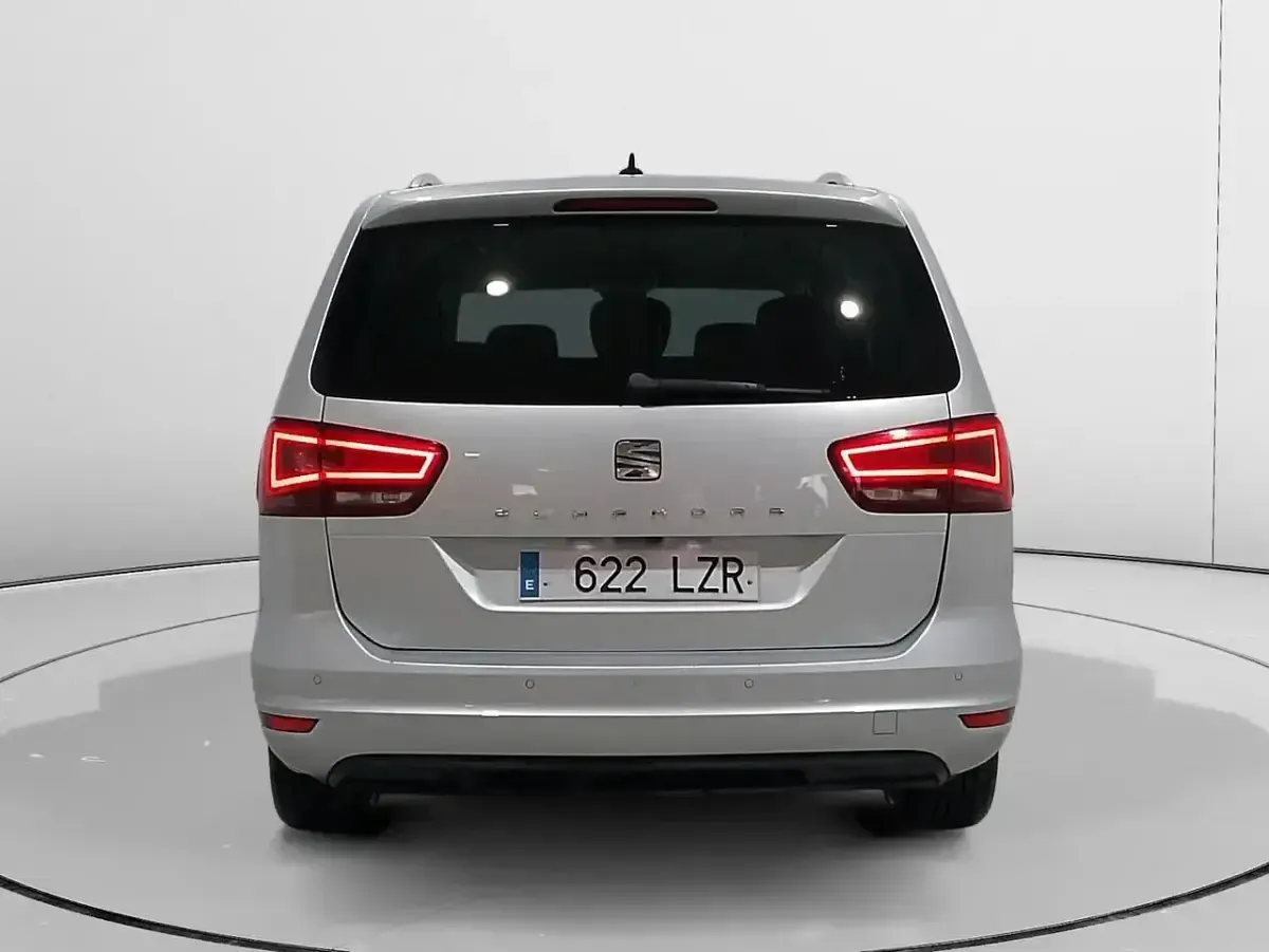Usado Seat Alhambra XCELLENCE 150 CV (110 kW) 2022 Gris Monovolumen