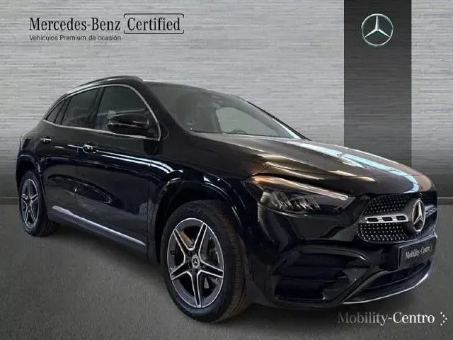 Usado Mercedes GLA250 218 CV (160 kW) 2025 Negro noche SUV