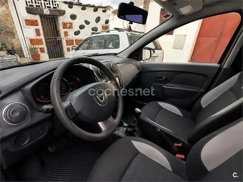Usado Dacia Sandero Stepway 90 CV (66 kW) 2015 Negro Berlina