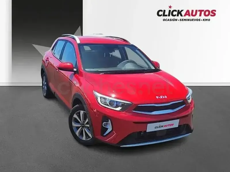 Usado Kia Stonic 100 CV (73 kW) 2025 Rojo SUV