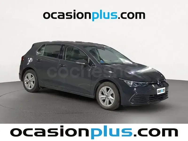 Usado VW Golf VIII Life 110 CV (80 kW) 2023 Gris / plata Berlina
